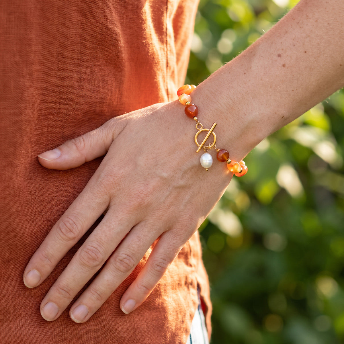 Banded Carnelian Pearl Bracelet