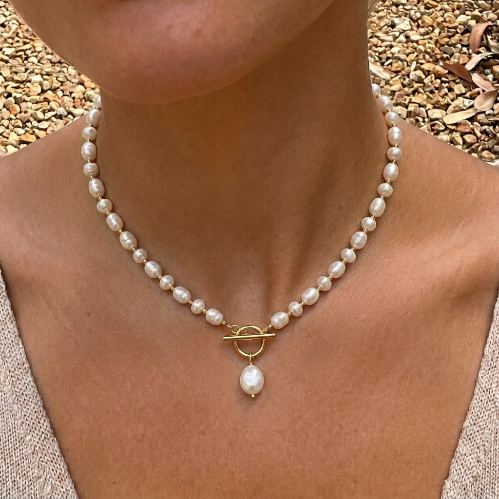 Classic Pearl Necklace