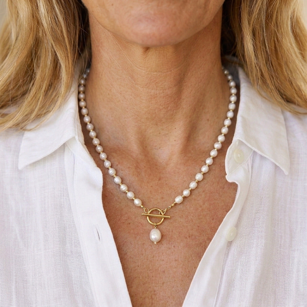 Classic_Pearl_Necklace_V2.jpg?